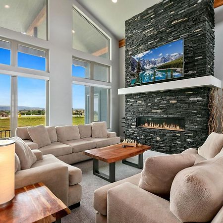 Luxury Home With Spectacular Rocky Mountain Views! 伊顿 外观 照片